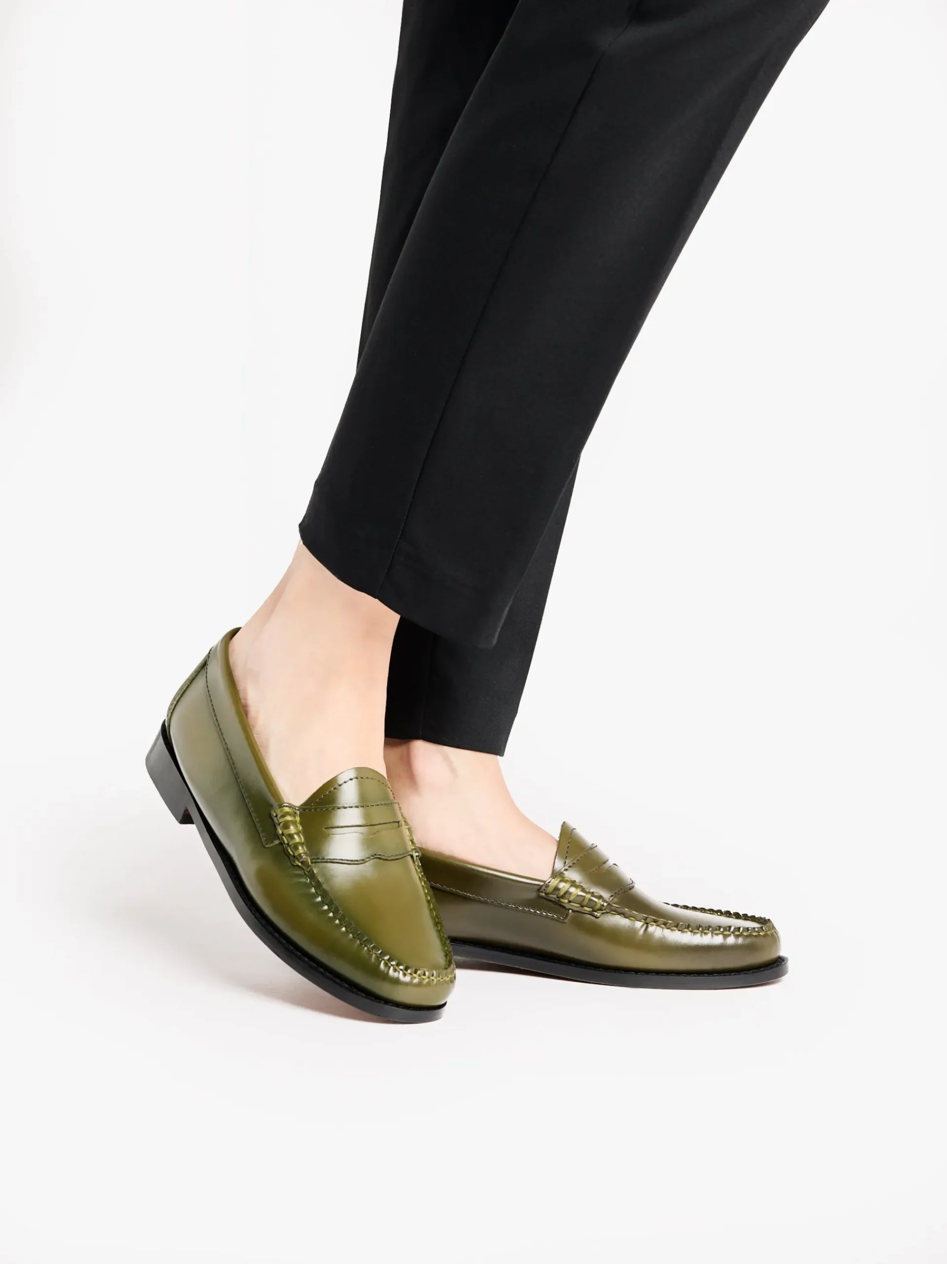 New G.H.BASS Weejuns Penny Loafers green leather Olive